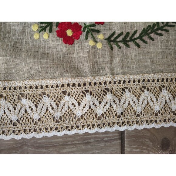 Embroidered Square Table Cloth Red Yellow Flower Crochet Trim Cottage Country - Picture 3 of 4